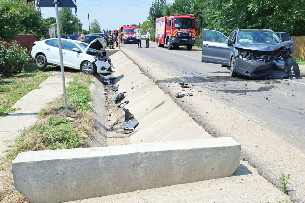 Trei persoane ranite printre care si un copil in urma unui grav accident rutier in satul Vulpesti