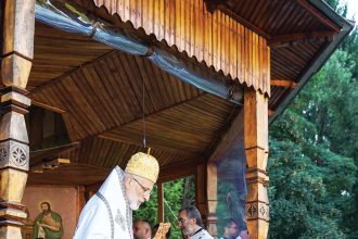 Sfant Nascut in Arges Sarbatorit la Manastirea Robaia